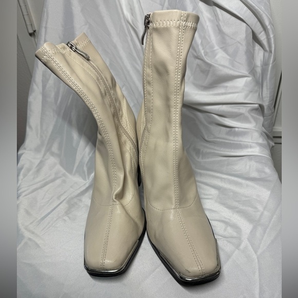 Public Desire Liberty Square Toe Heeled Bootie in Off White Size 9 - Picture 7 of 16